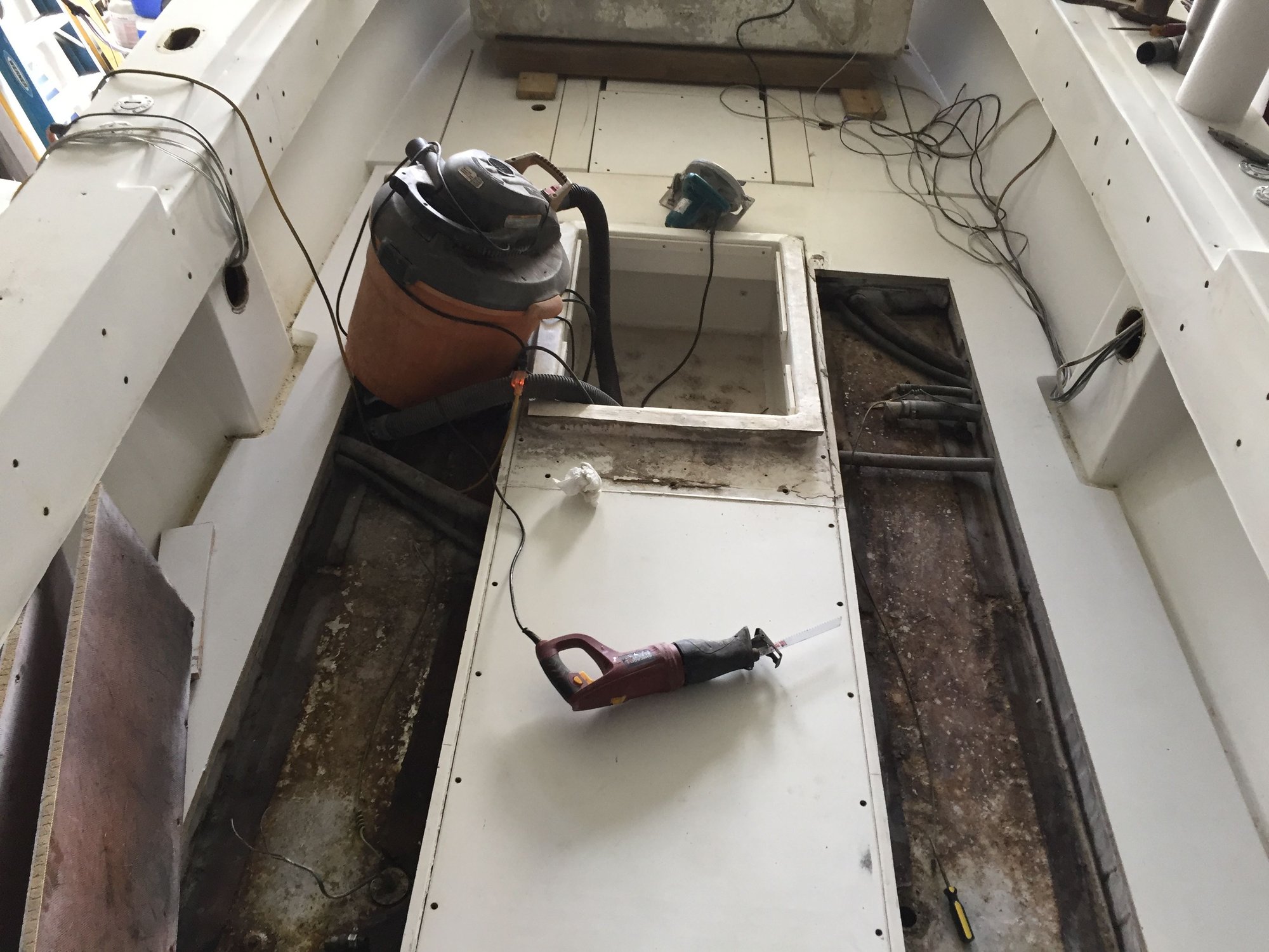 31 Contender fuel tank replacement The Hull Truth Boating and