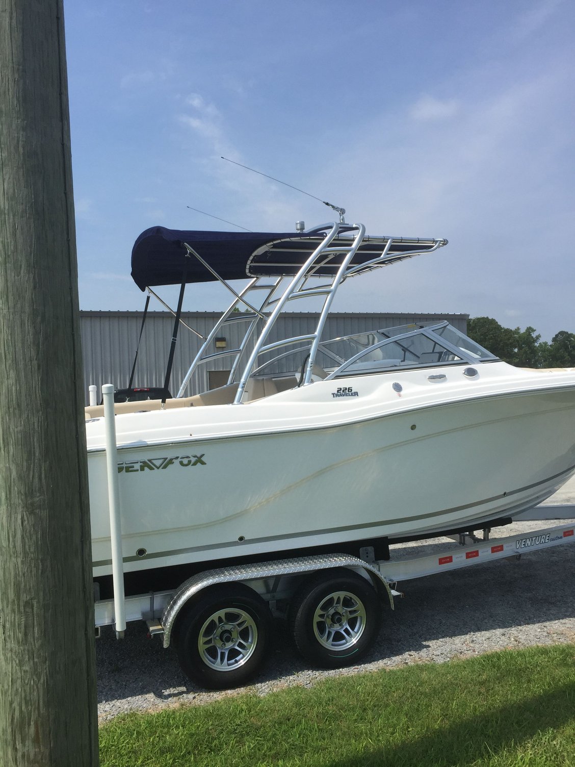 21ft Dual console Seahunt vs. Robalo Page 3 The