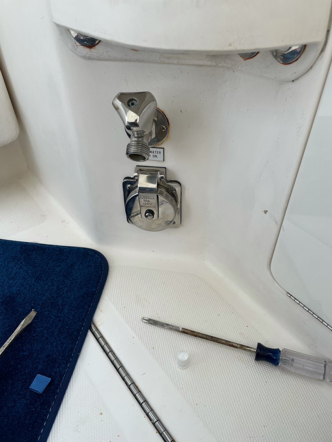 My electric reel outlet installs - The Hull Truth - Boating and Fishing  Forum