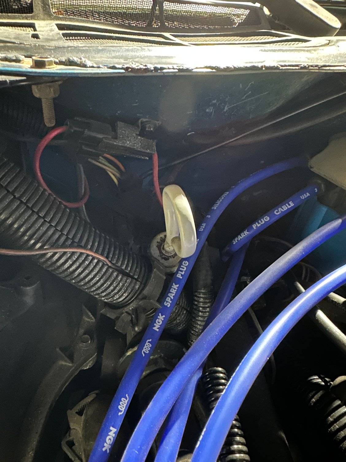 I have 12volts to this connection with the red wires when the key is on the fan is turned on. 