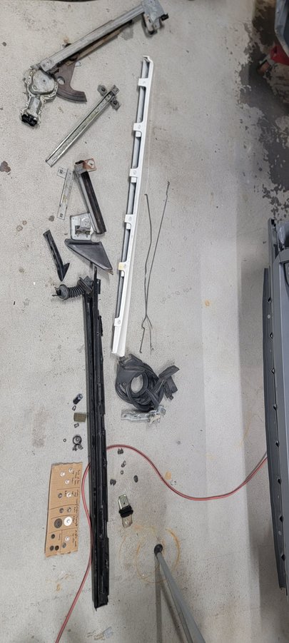 Most of this stuff isnt going back in, but here is everything pulled. Need to figure out what to use for lubrication in the regulator tracks. 