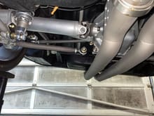 Exhaust running under the differential 
