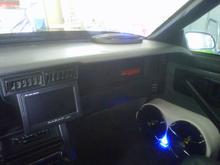6x9s in the dash, front stage is awesome! 8s in the doors... first shot at glass