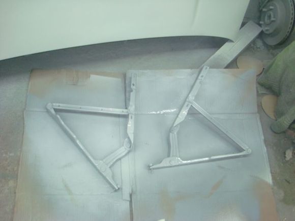 Hinges sprayed in gray epoxy.