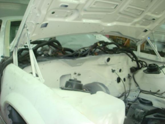 Left the harness o the cowl for now until I get the heater box back on.


.