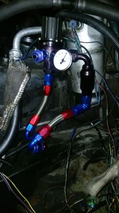 Mallory 4307 Fuel Pressure Regulator with Holly Pressure guage.  4-19 PSI adjustable.