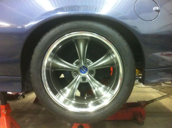 4. Wheels fit nicely. Bears Pro street axles and an Auburn posi lurk inside.