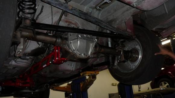P1080799
Moser 12 Bolt, 373 gear, 33 spline, Wilwood brakes (not pictured)