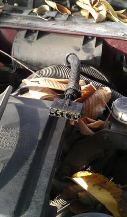 Loose wire and I don't know where it connects too