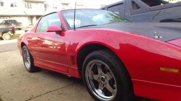 American Racing wheels, 17",  Nitto NT01 275/40/17 Rear, 245/45/17 Front.