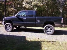 My 02 Chevy Silverado Ext Cab, 6&quot; lift On 35'S