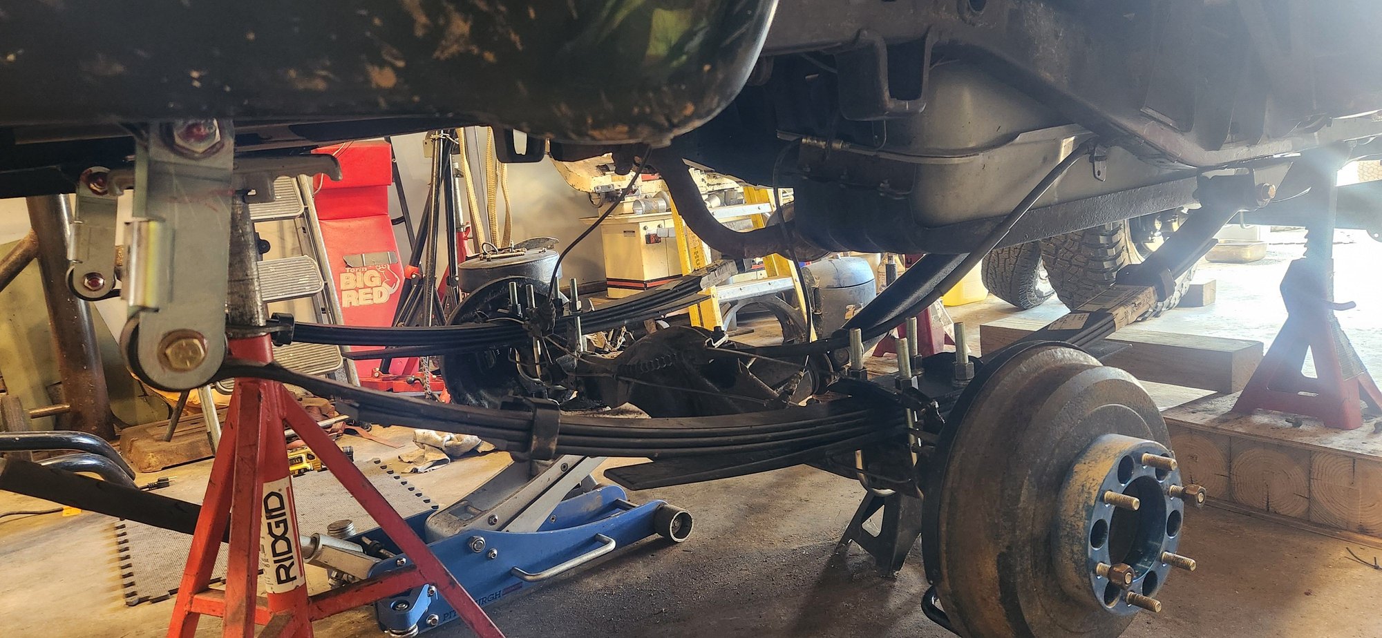 Chevy 63's bolted in. Nothing to really go over in detail with putting leaf springs in.