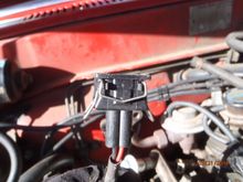 close up of upgraded injector connector.  much better than the factory piece of crap.