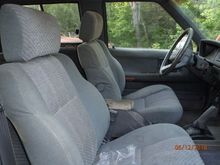 the sport buckets that i swapped into my '87, here in my '88 parts runner