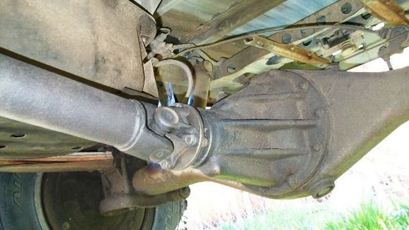 Nice dry rear drive train with Highway soiling, again a very good thing