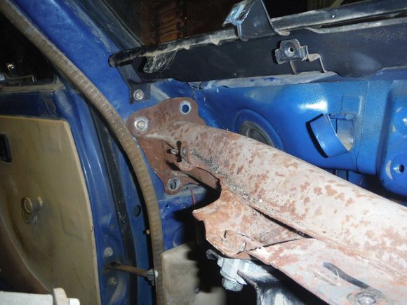 1 bolt touches sheet metal!