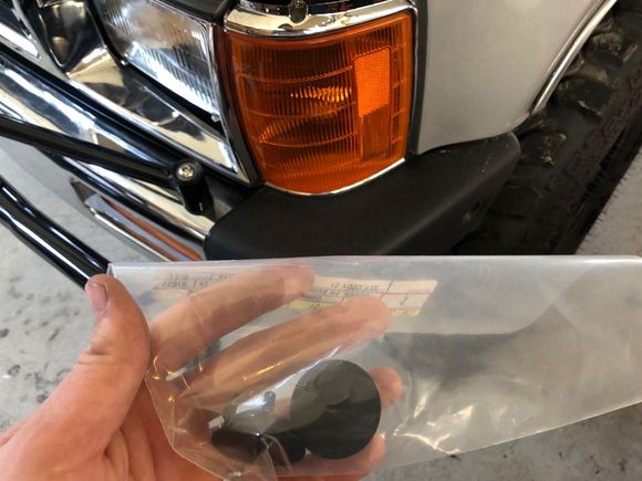 the part number for these little plugs is 552127-89101