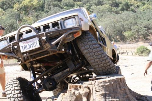 3-link front suspension with Fox shocks