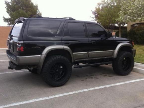 35x12.50R20 toyo open country MT