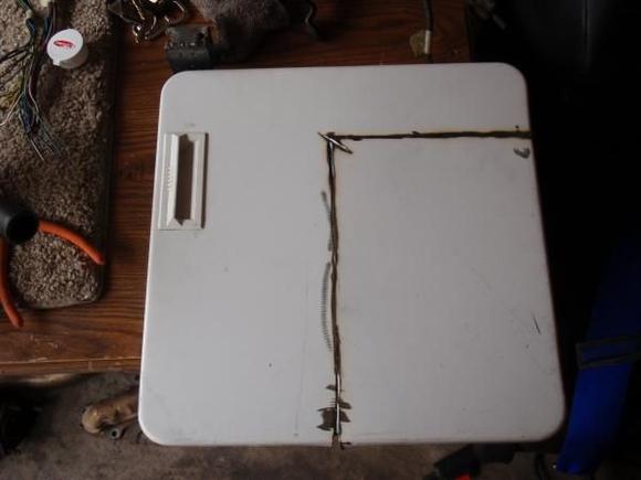 P6050005
Battery tray made out of a dryer door