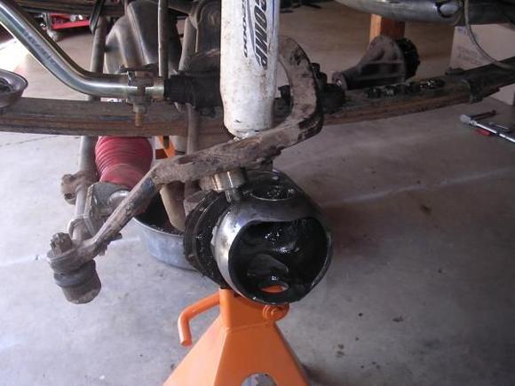 Front axle torn down w/ 3rd removed, What a mess!