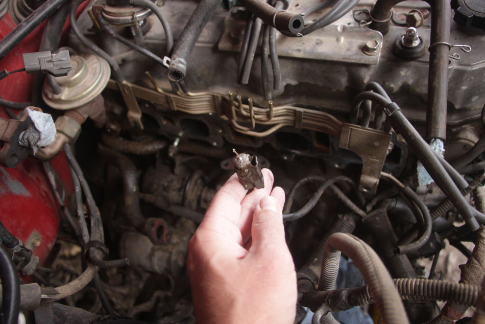 Knock sensor (22RE) a spare one anyone? YotaTech Forums