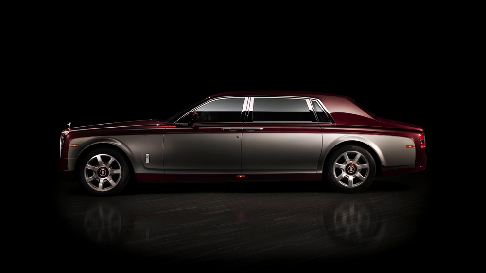 Rolls-Royce Bespoke Pinnacle Travel Phantom
