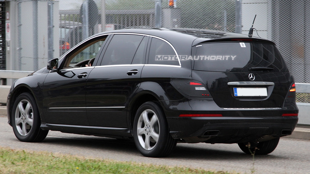 2011 Mercedes-Benz R-Class facelift spy shots