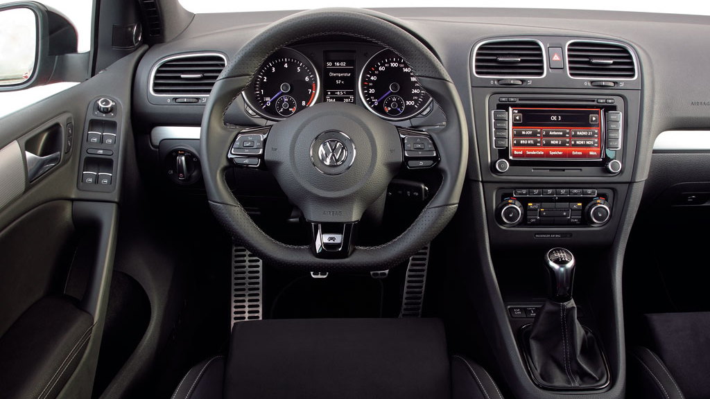 2011 Volkswagen Golf R