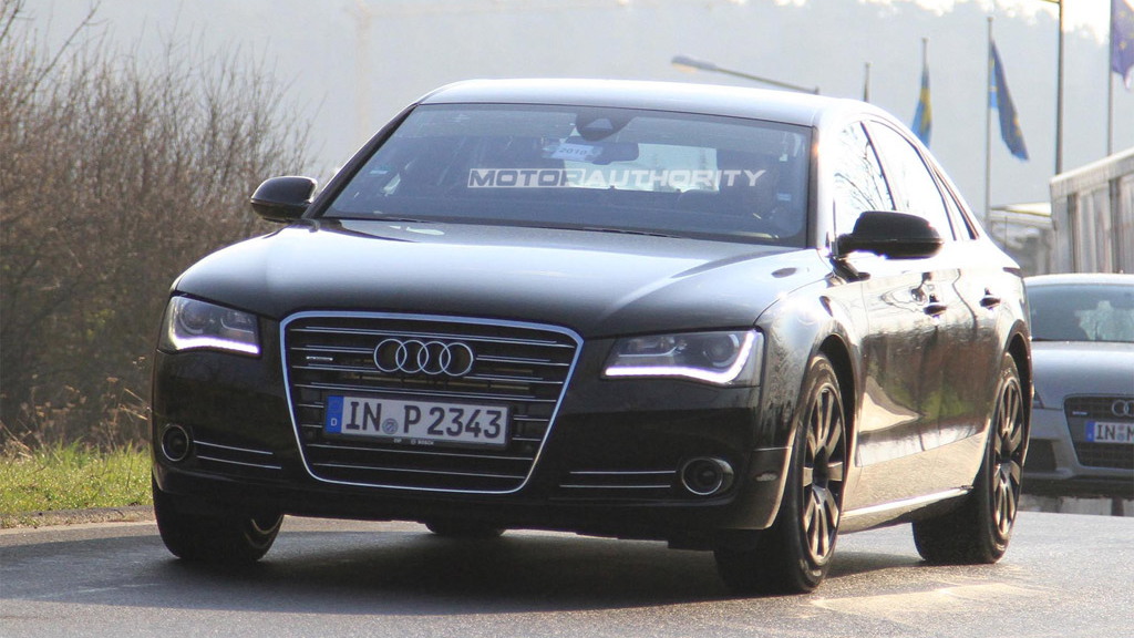 2011 Audi S8 spy shots