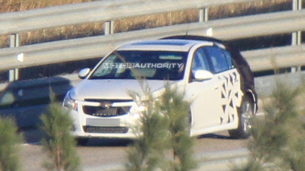 2012 Chevrolet Cruze Hatchback spy shots