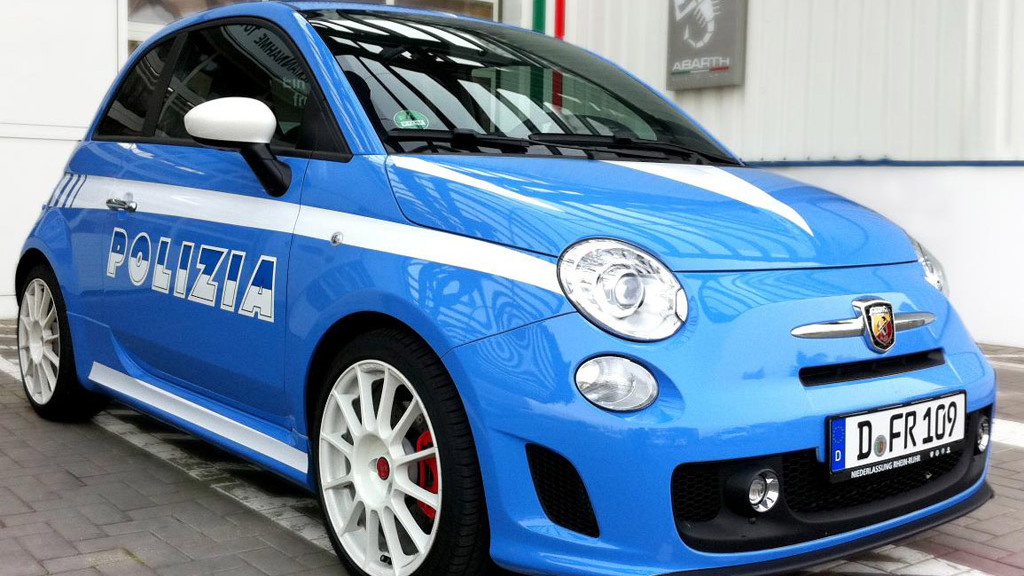 Fiat 500 Abarth in police livery 