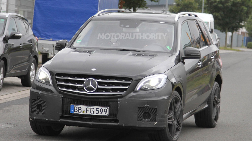 2012 Mercedes-Benz ML63 AMG spy shots