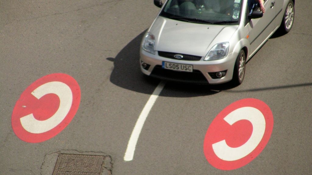 Car entering London's Congestion Charge zone [Image: Flickr user jovike]