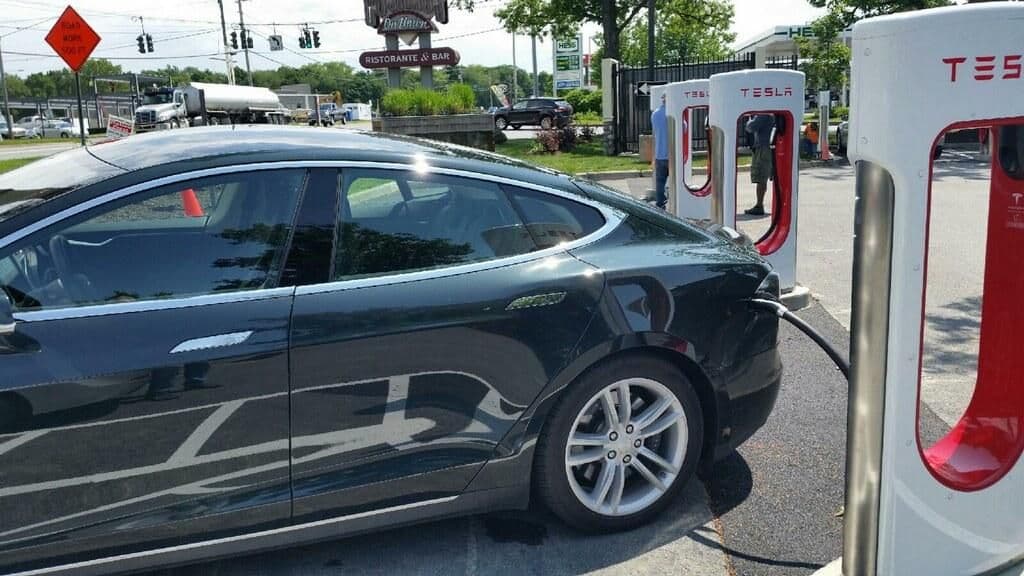 Tesla Supercharger site in Newburgh, New York, up and running - June 2015