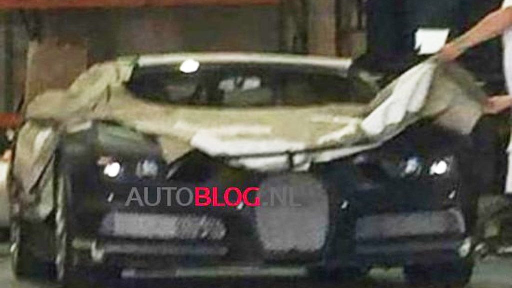 2016 Bugatti Chiron spy shots - Image via Autoblog.nl
