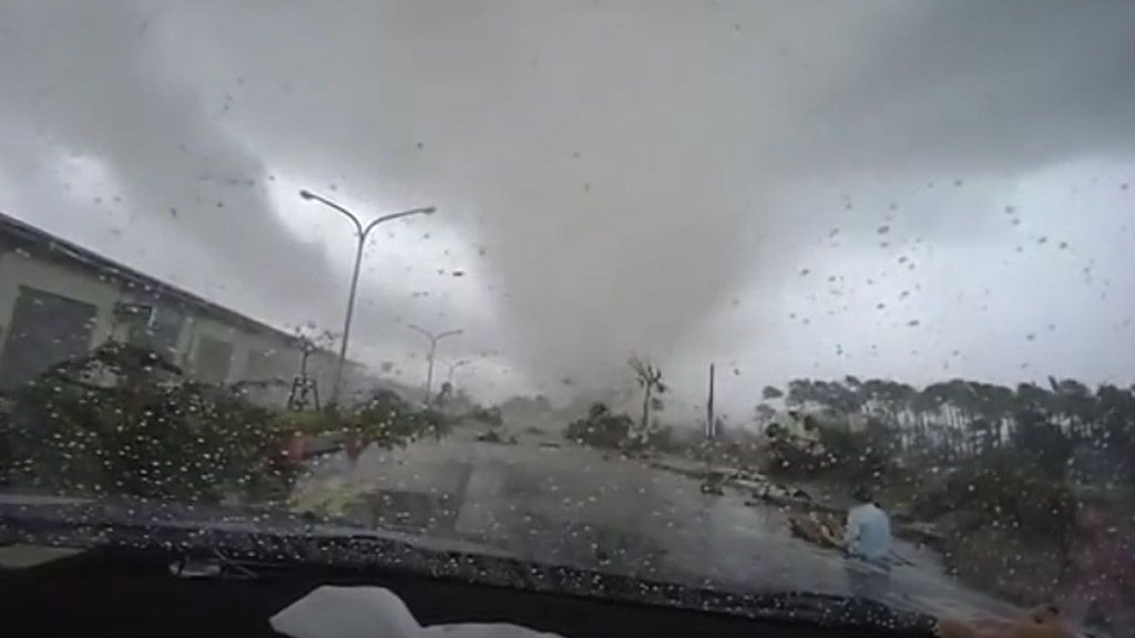 Tornado caught on dashcam