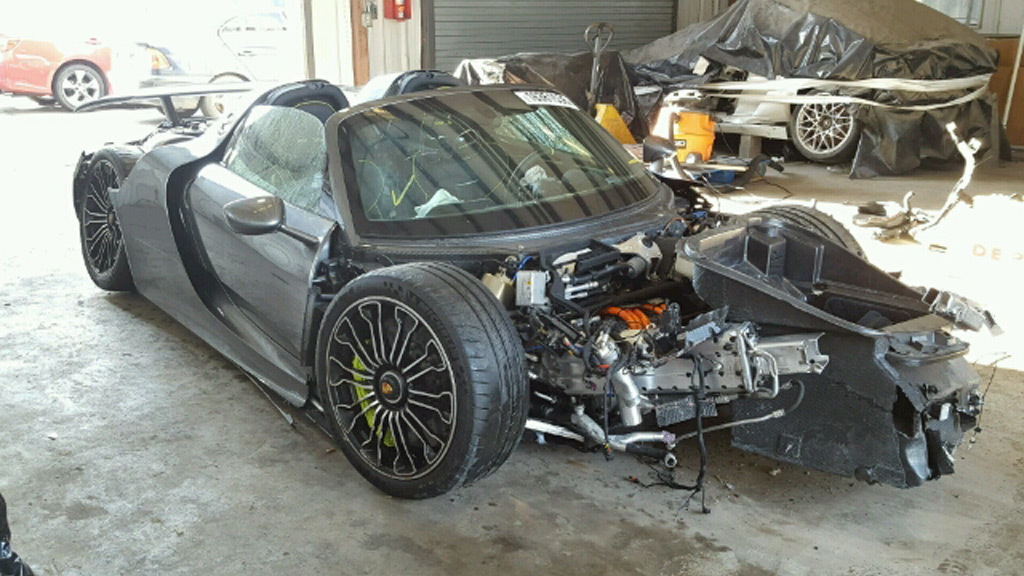 Wrecked Porsche 918 Spyder - Image via Copart