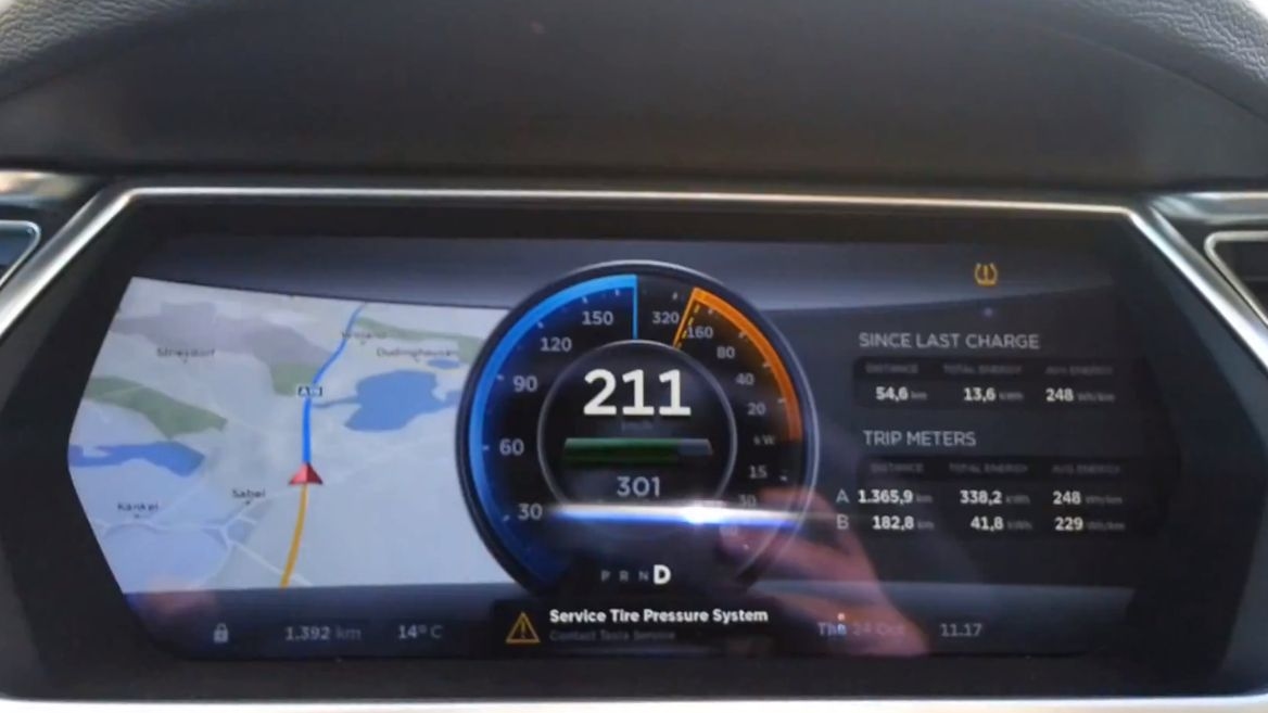 Tesla Model S taken to top speed on a German Autobahn