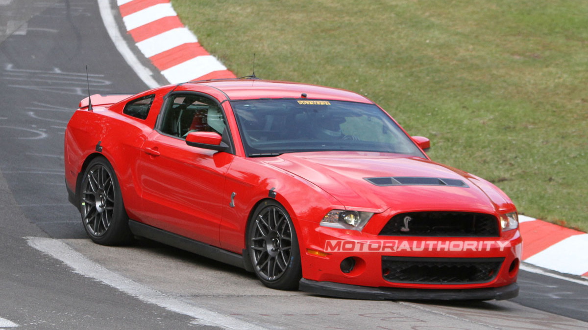 2013 Ford Mustang Shelby GT500 spy shots