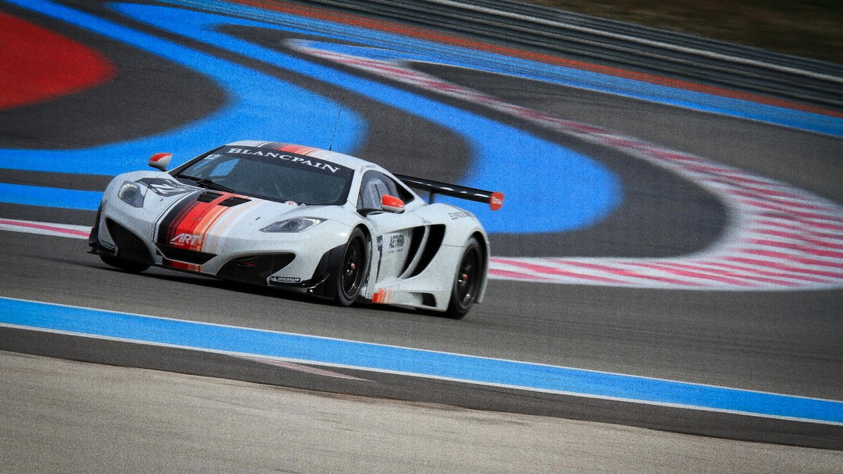 The McLaren 12C GT3, on track