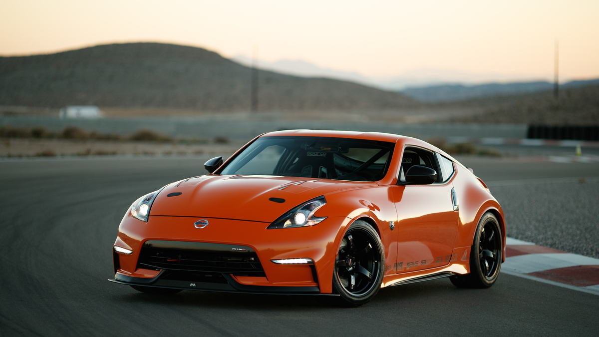 Nissan unveils 400horsepower twinturbo 370Z you can't buy