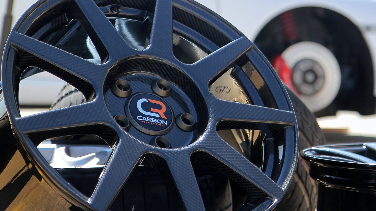Porsche 911 with Carbon Revolution CR-9 carbon-fiber wheels