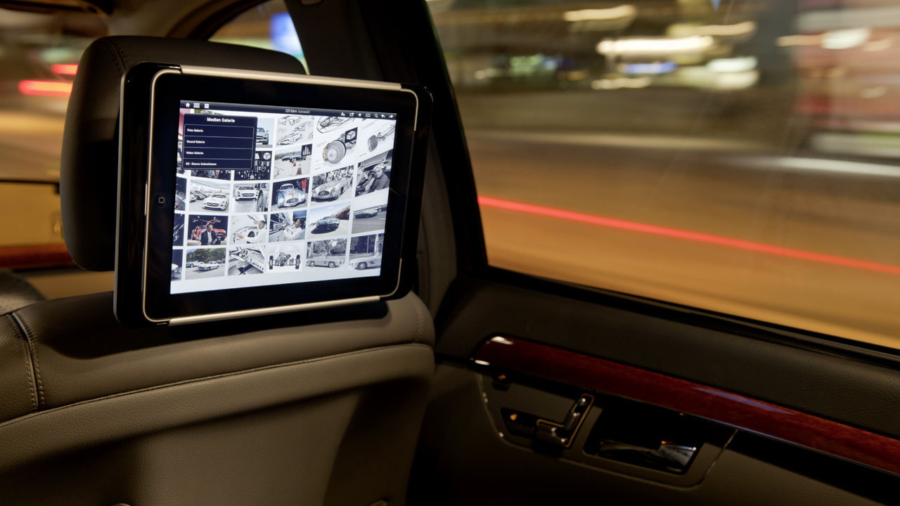 Mercedes-Benz Apple iPad integration