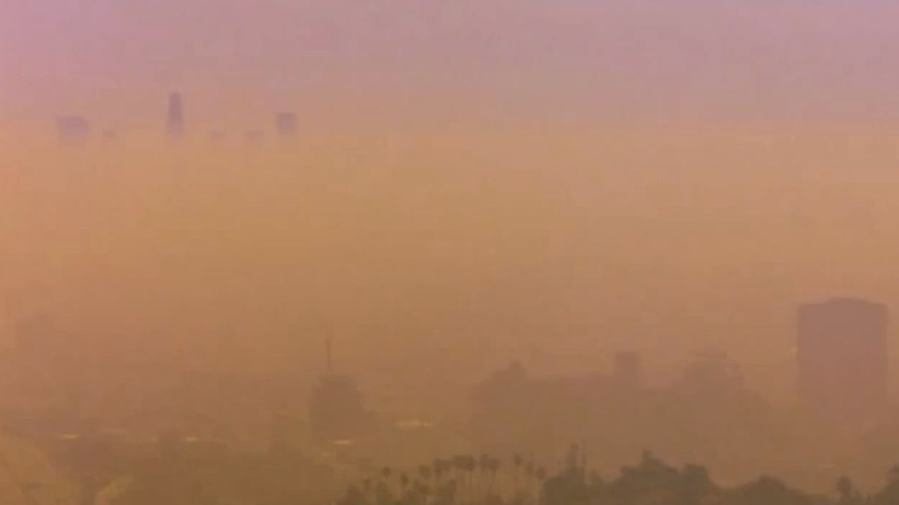 1970s Los Angeles smog depicted in the Honda short film "Never Ending Race."