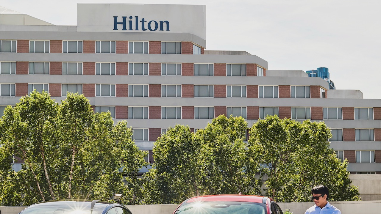 Hilton hotels add Tesla charging