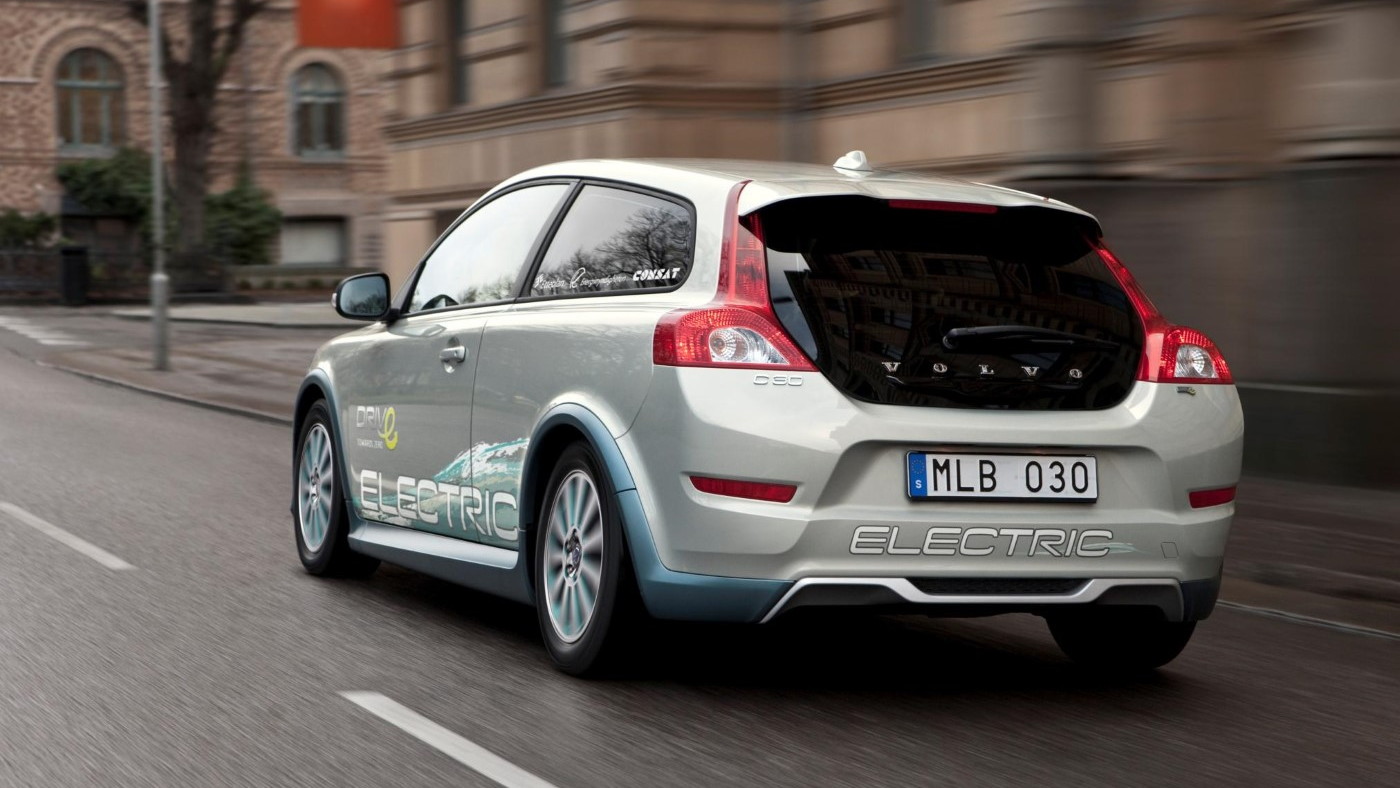 Volvo tests inductive charging with C30 Electric