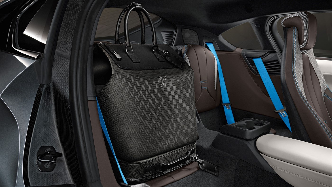 2015 BMW i8 Louis Vuitton luggage set