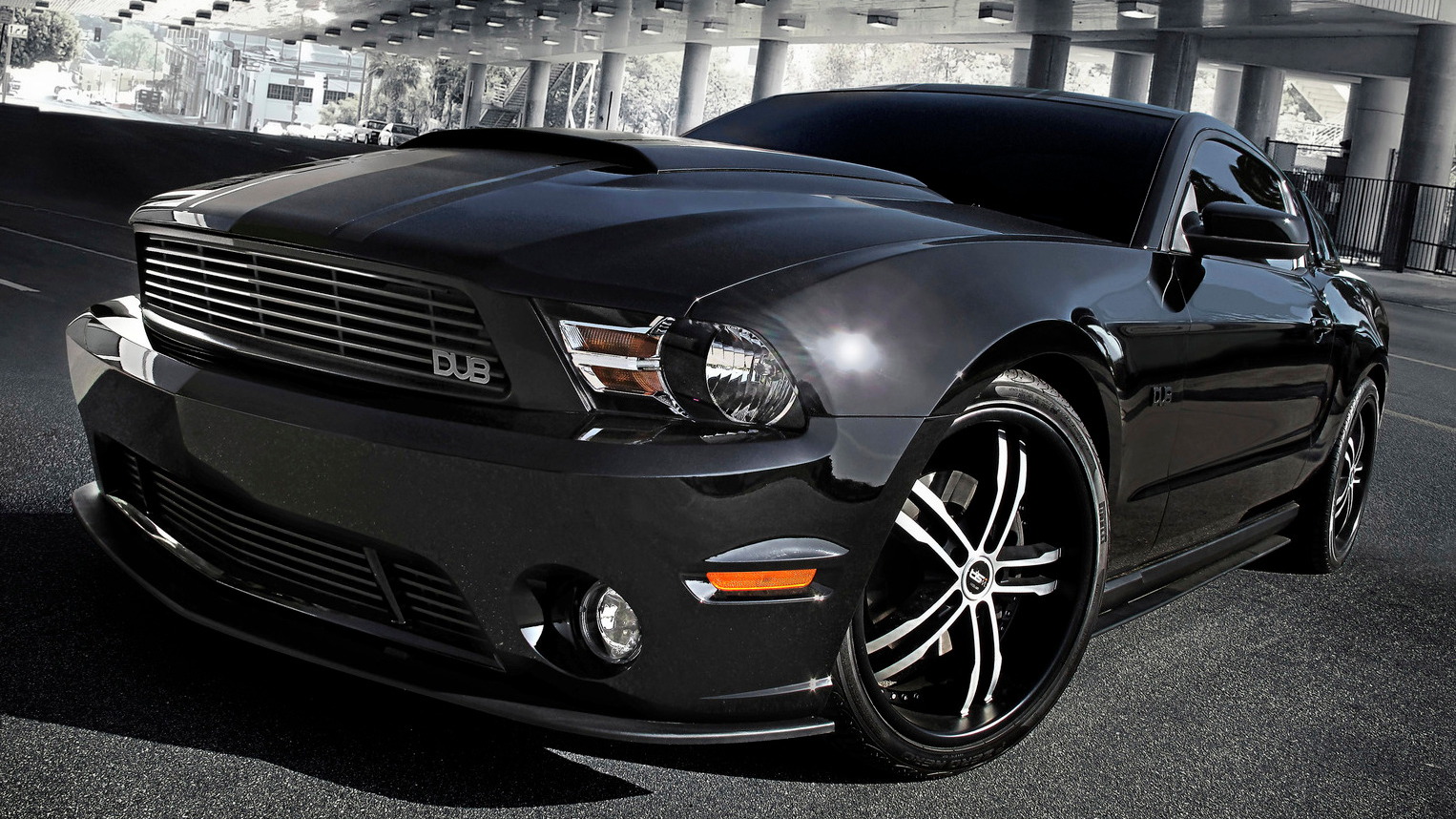 DUB Edition 2011 Ford Mustang