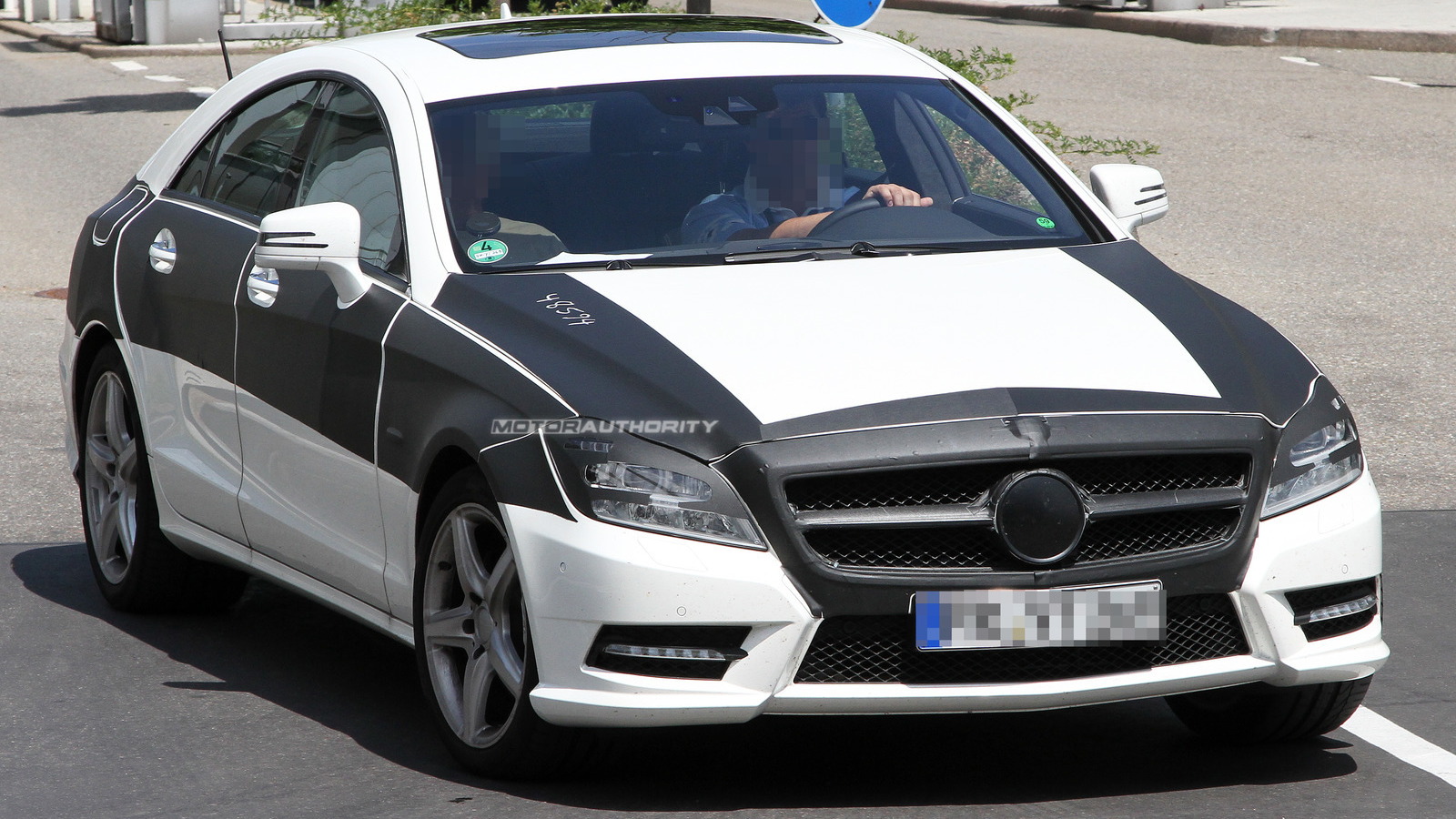 2011 Mercedes-Benz CLS with AMG sport package spy shots